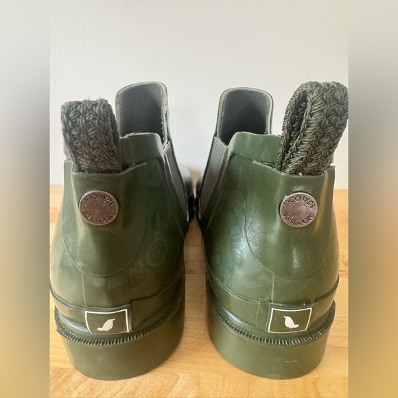 Sakroots Olive Green Rain Boots - Picture 3 of 4